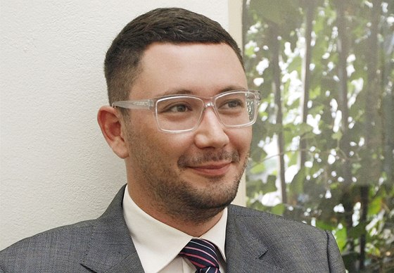 Novým mluvím prezidenta Zemana je bývalý redaktor deníku Právo Jií Ováek.
