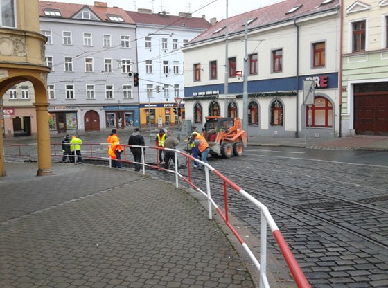 Oprava tramvajové trat u námstí Bratí Synk.