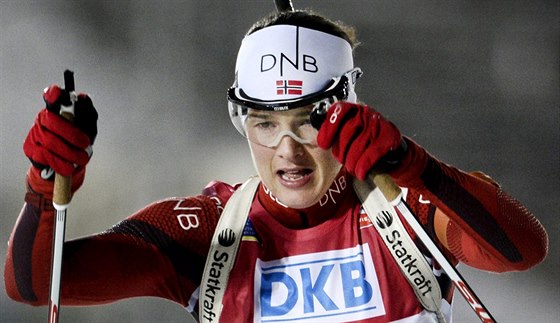 Ann Kristin Flatlandová z Norska ovládla sprint SP biatlonistek v Östersundu.
