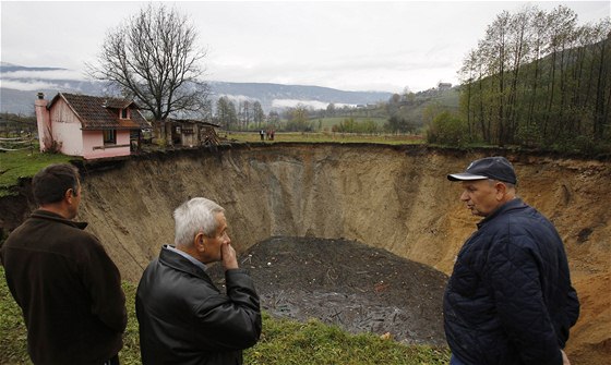 Kam ten rybník zmizel? Místní z vesnice Sanice si lámou hlavu, co se stalo s