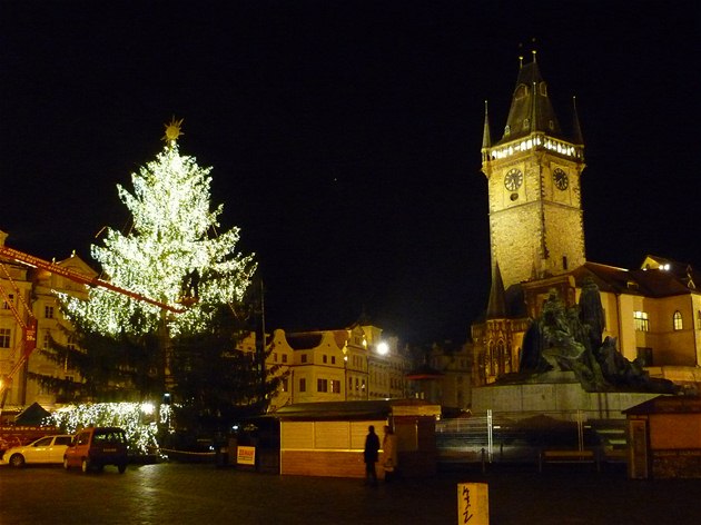 Takto bude zářit vánoční strom na Staroměstském náměstí.