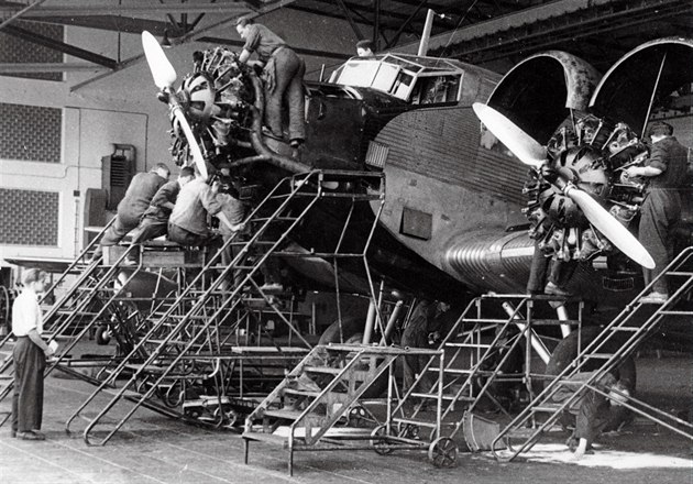 V letech 1946 a 1948 létalo u SA asi pt kus Junkers Ju 52/3m s potahem z...