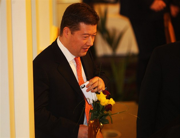 Tomio Okamura p�edlo�il ústavní zákon o referendu. Podle postoje koalice k n�mu se rozhodne, zda podpo�í vládu.