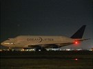 Obí Boeing 747 ve stedu po pl jedenácté veer v americkém Kansasu omylem...