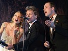 Taylor Swiftová, Jon Bon Jovi a princ William zazpívali Livin' on a Prayer.