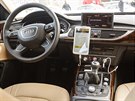 Interiér vozu Audi A6, který je souástí vozového parku nové taxisluby Tick...