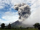 Sopka Mount Sinabung na Sumate se opt probudila k ivotu (Indonésie, 24....