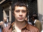 Britsk herec Lewis Collins se proslavil rol agenta Bodieho v televiznm...