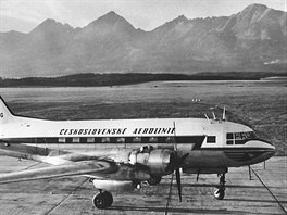 Iljuin Il-12 na popradském letiti