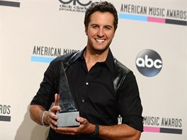 Kategorii nejlepího zpváka country vyhrál Luke Bryan.