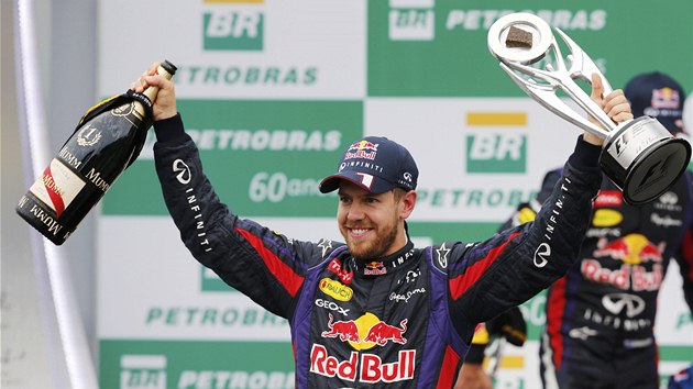 ZASE ON. Sebastian Vettel se raduje z devátého triumfu v ad. Ovládl i