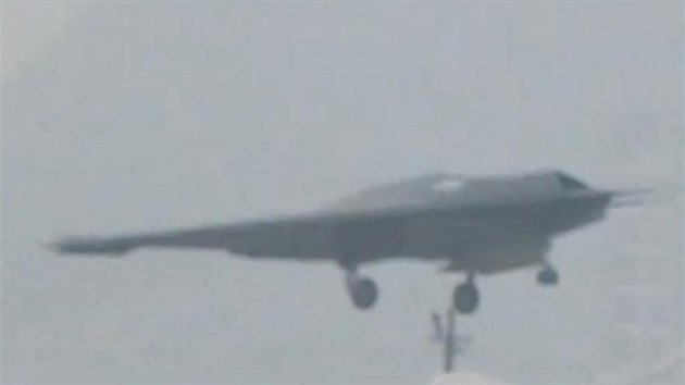 �ína poprvé úsp�n� otestovala vlastní bezpilotní letoun, který nelze zachytit...