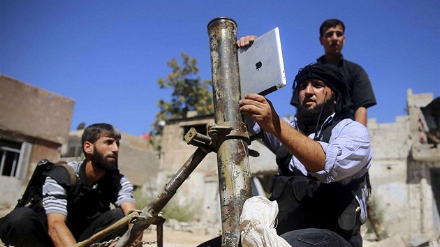 Také bojovníci z radikálního bloku islamist vyuívají v syrské válce moderní