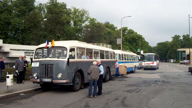 Autobus typu Škoda 706 RO byl vyvinut během druhé světové války podnikem Škoda AZ v Mladé Boleslavi. V Československu jezdil v letech 1947 - 1958. Poté byl vystřídán modelem Škoda 706 RTO.