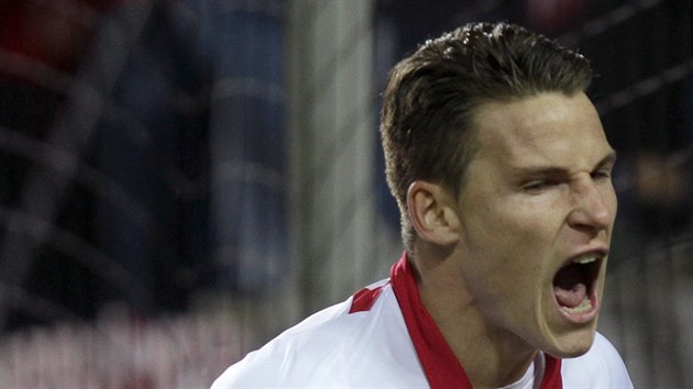 Kevin Gameiro ze Sevilly slav svou trefu do st Estorilu.