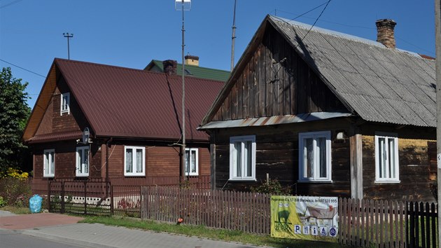 Typické domy ve vsi Białowieża