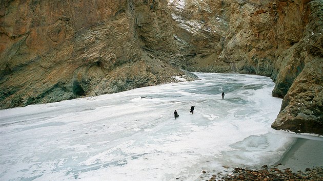 V zim lze do Zanskaru dojt jedin kaonem zamrzl eky.