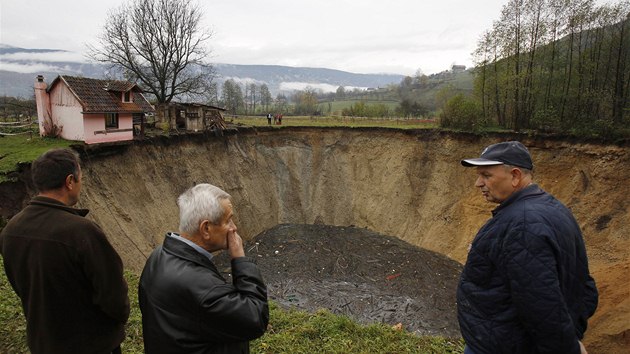 Kam ten rybník zmizel? Místní z vesnice Sanice si lámou hlavu, co se stalo s