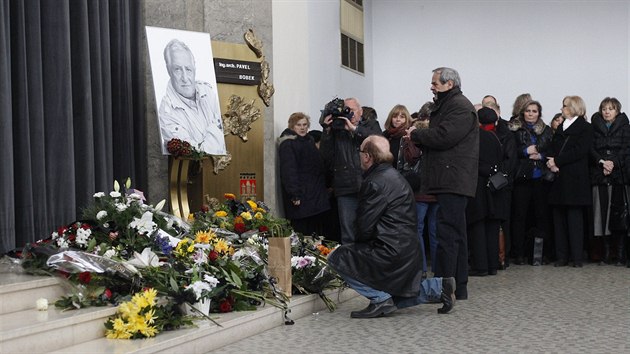 "Byl to Amerian v Praze," pronesl Petr Janda o zesnulm Pavlu Bobkovi (26. listopadu 2013).
