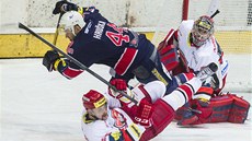 S obranou Hradce Králové se bije chomutovský Hru�ka.