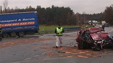 Stet osobního auta a kamionu u obce Sukorady na Mladoboleslavsku