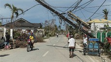 Tajfun zdevastoval i rozvody elektrické energie.