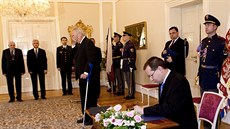 Prezident Milo Zeman jmenoval ústavním soudcem Radovana Suchánka (26....