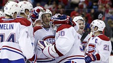 DÍKY TY KLUKU SLOVENSKEJ. Hokejisté Montrealu dkují po utkání s Washingtonem