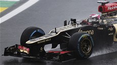 DRIFT PO FINSKU. HEIKKI KOVALAINEN s vozem Lotus ve tetím tréninku Velké ceny