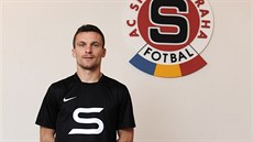 Sparanský fotbalista David Lafata v retrodresu.