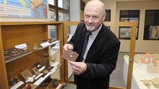 Archeolog Moravského zemského muzea Lud�k Galu�ka v Centru slovanské...