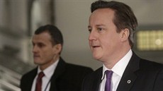 Britský premiér David Cameron pijel na summit ve Vilniusu.