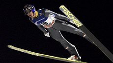 Gregor Schlierenzauer z Rakouska si letí pro výhru v závod� SP ve finském...