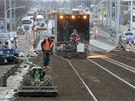 Rekonstrukce tramvajové trat a vozovky v Evropské ulici.