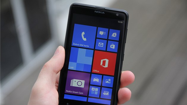 Pohled na Nokia Lumia 625