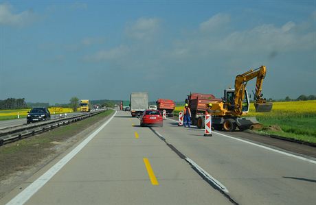 editelství silnic a dálnic soutí o opravu tí úsek D1. Ilustraní foto.