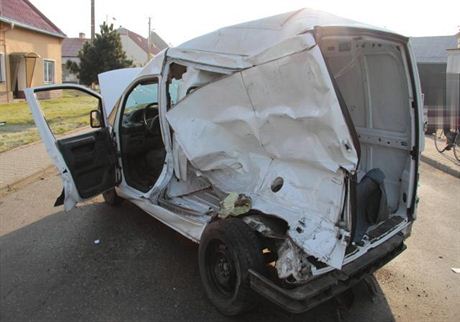 Snímek z nehody v obci Suice na Perovsku, kde idi dodávky Citroën Jumper ve...