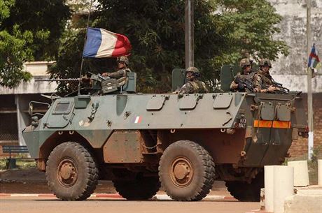Francouztí vojáci  v Bangui.