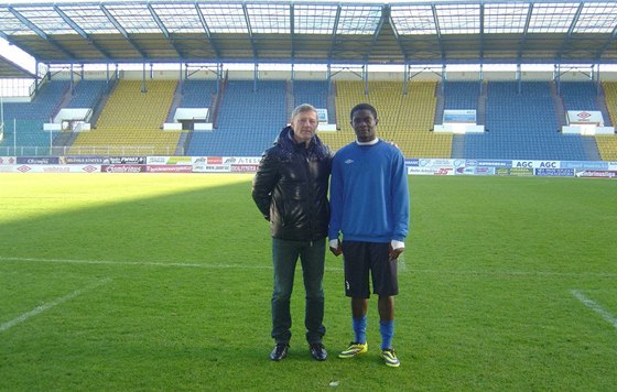 Kou Zdenk asný a nový teplický objev Chukwudi Chukwuma 