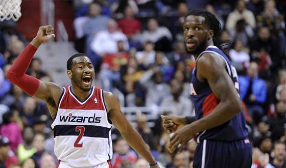 John Wall z Washingtonu Wizards se raduje v utkání proti Atlant Hawks. 