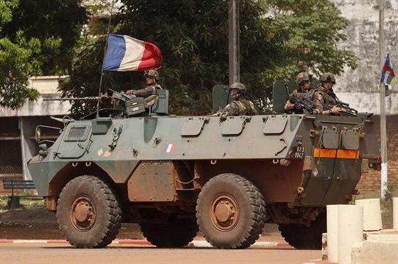 Francouztí vojáci  v Bangui.