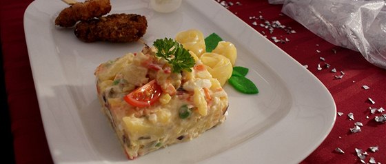 Nejlepší bramborový salát dělají křepelčí vejce, jablko a med - iDNES.cz