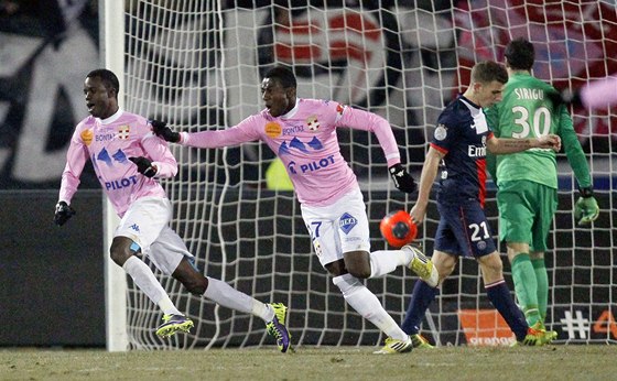 PRVNÍ VÝHRA. Francouzský Evian poprvé v historii porazil Paris St. Germain. 