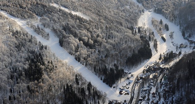 První umělý sníh vyrobili před 60 lety u Ústí, s přípravou pomáhal i nároďák