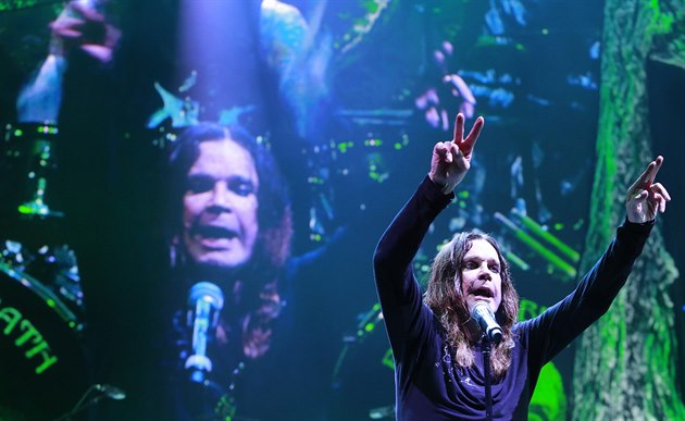Nezaměnitelný hlas, bláznivá show. Ozzy byl zásadní osobností populární hudby