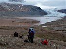Výprava k jezeru Ragnar, do kterého "teče" stejnojmenný ledovec