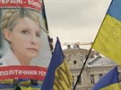 V centru Kyjeva demonstrují davy lidí, podle noviná je jich a milion