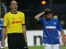 Tomá Ujfalui (vpravo) v dresu Hamburku v utkání nmeckého Superpoháru proti...