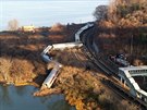 V newoyrské tvrti Bronx vykolejil vlak. Nehoda se neobela bez ztrát na...