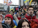V Kyjev v nedli protestuje sto tisíc Ukrajinc (1. 12. 2013)